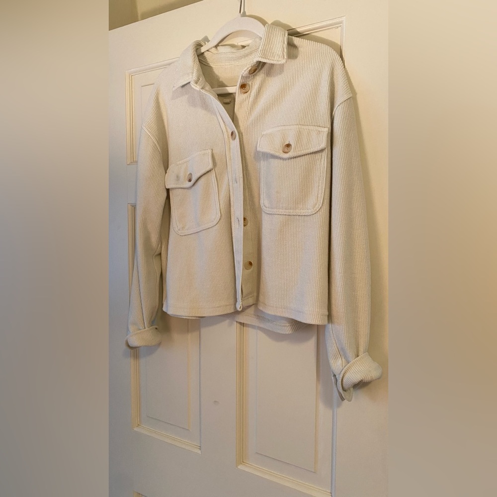 Lightweight crop jacket